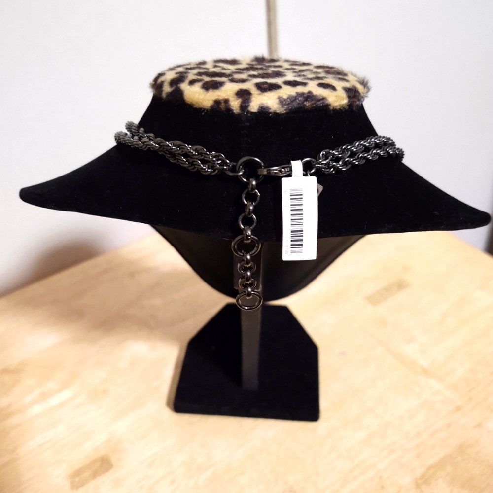 Women's statement necklace